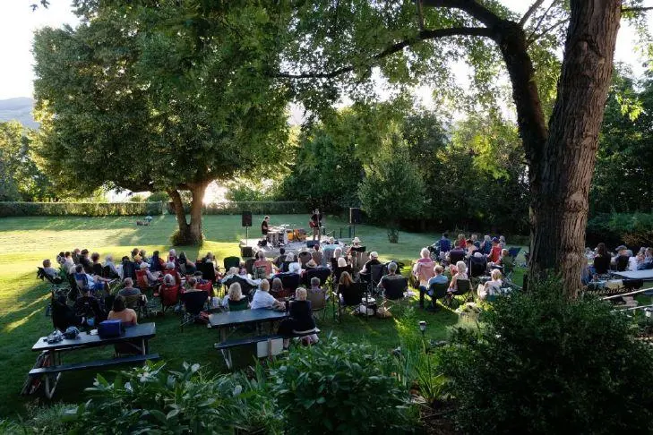 Lake house concerts set to make waves in Coldstream