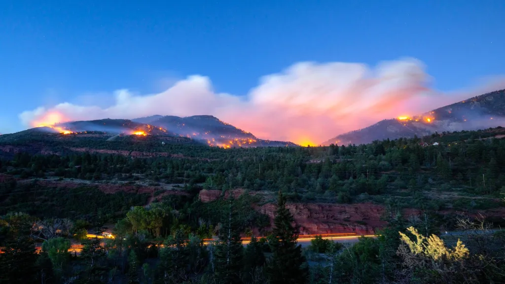 Sooke pilot killed in Colorado helicopter crash while battling wildfire