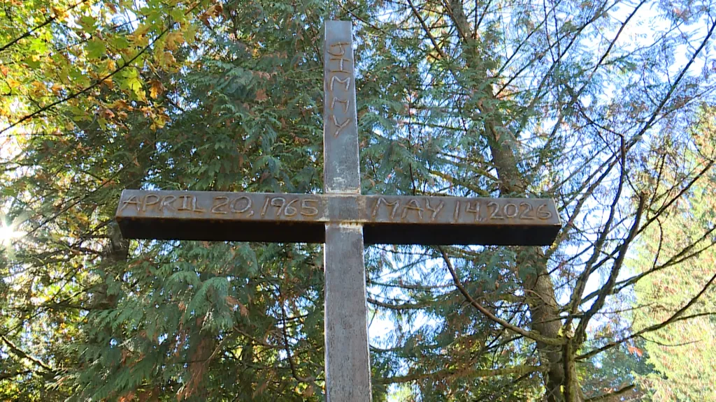 New cross by Highway 18 in the Cowichan Valley honours commercial driver who died on the job