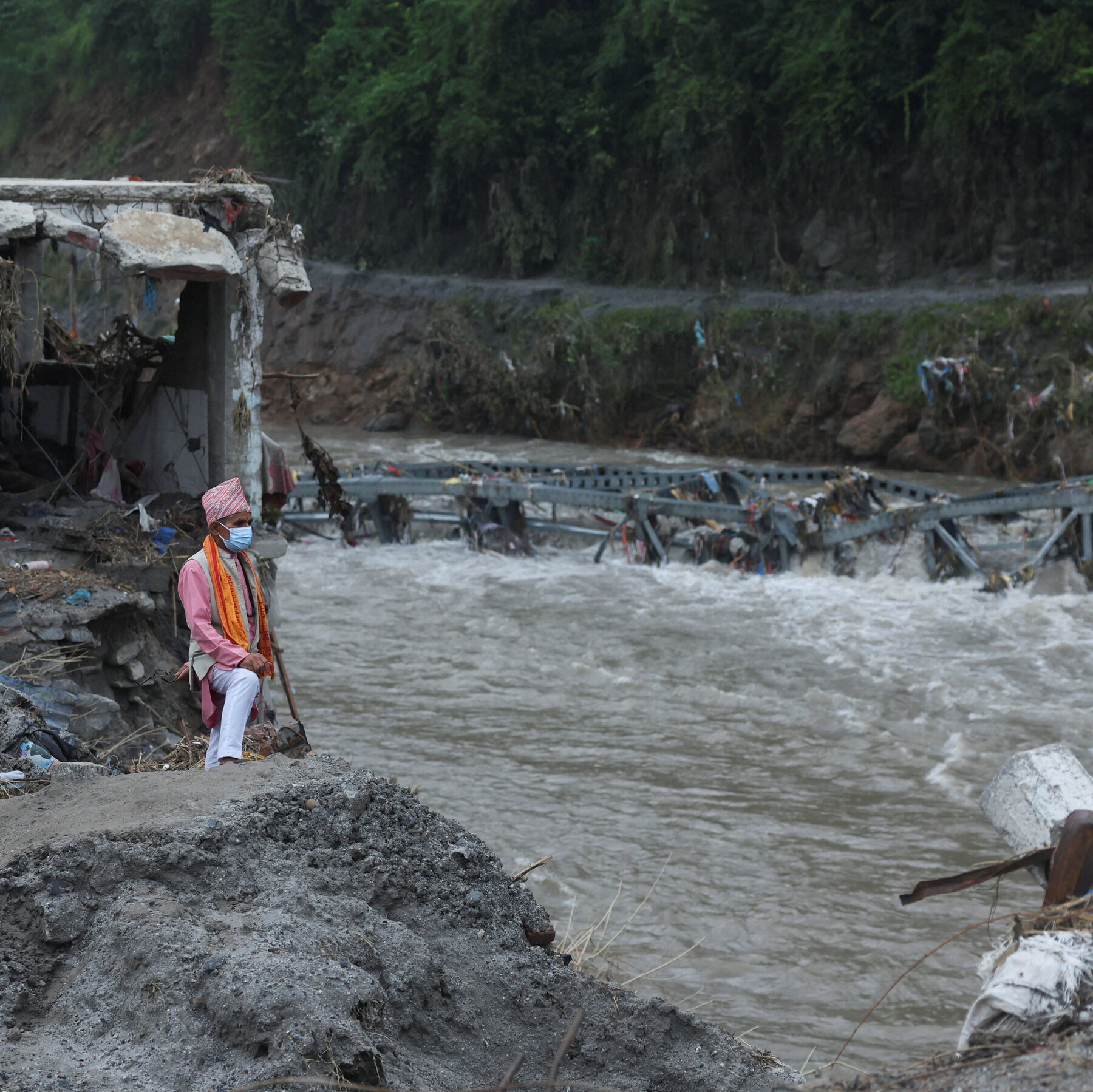 Live Updates: Scale of Flood Disaster Grows as Nepal Says 2,400 Are Missing