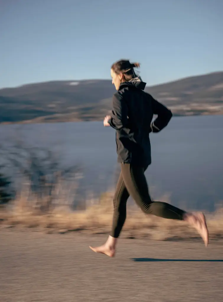 Kelowna athlete takes on barefoot record run in Vernon
