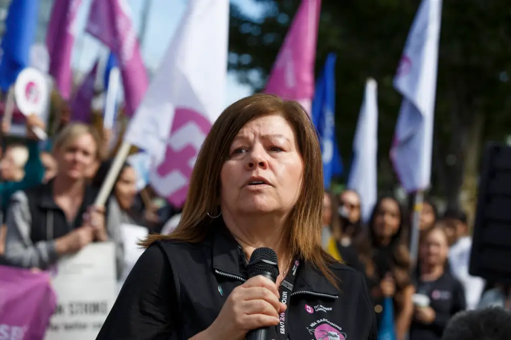 B.C. Nurses’ Union to pause picket lines as mediation begins